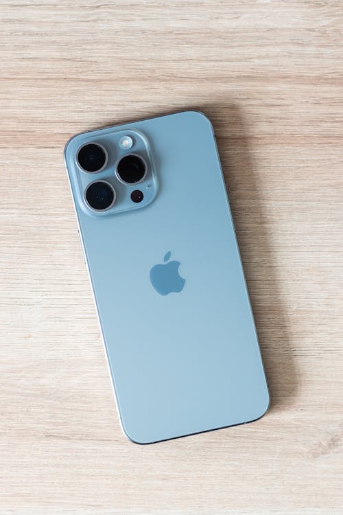 📱 iPhone 16 Pro — O Poder em Forma de Elegância Inteligente