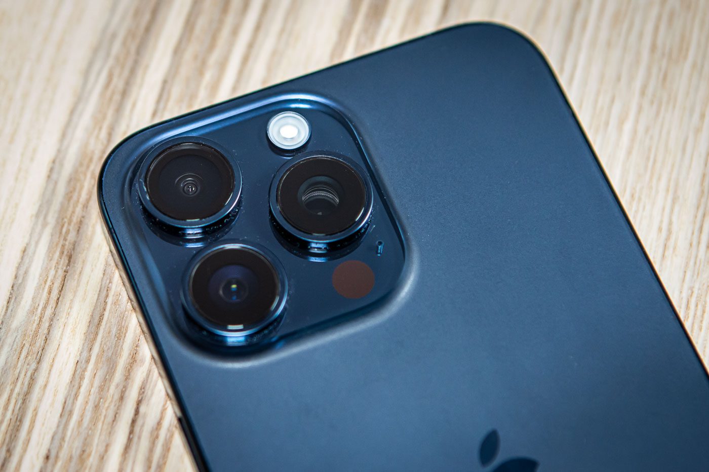 📱 iPhone 16 Pro — O Poder em Forma de Elegância Inteligente