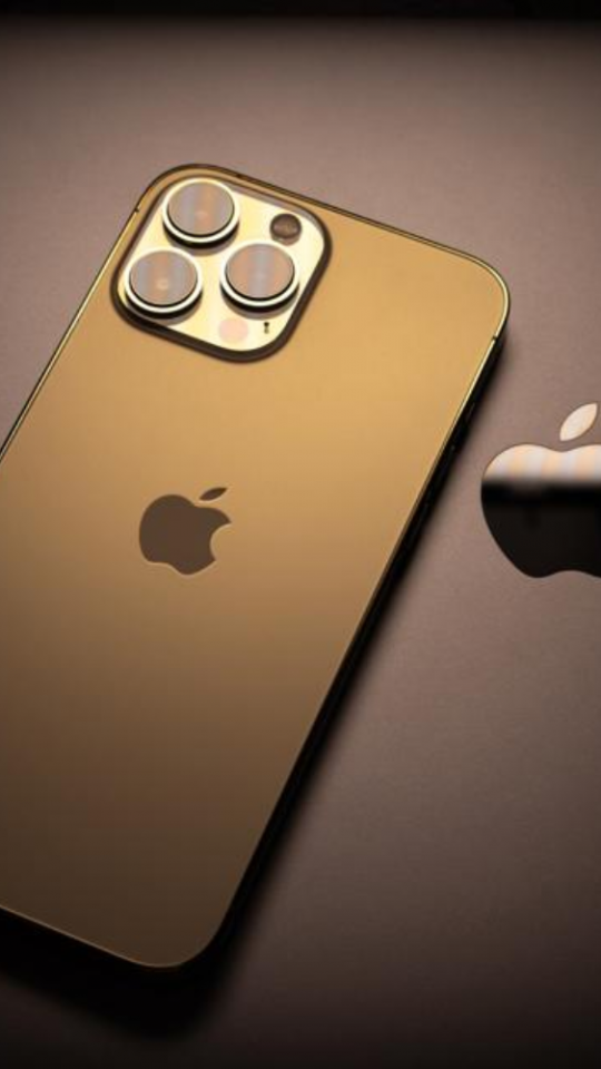 📱 iPhone 16 Pro — O Poder em Forma de Elegância Inteligente